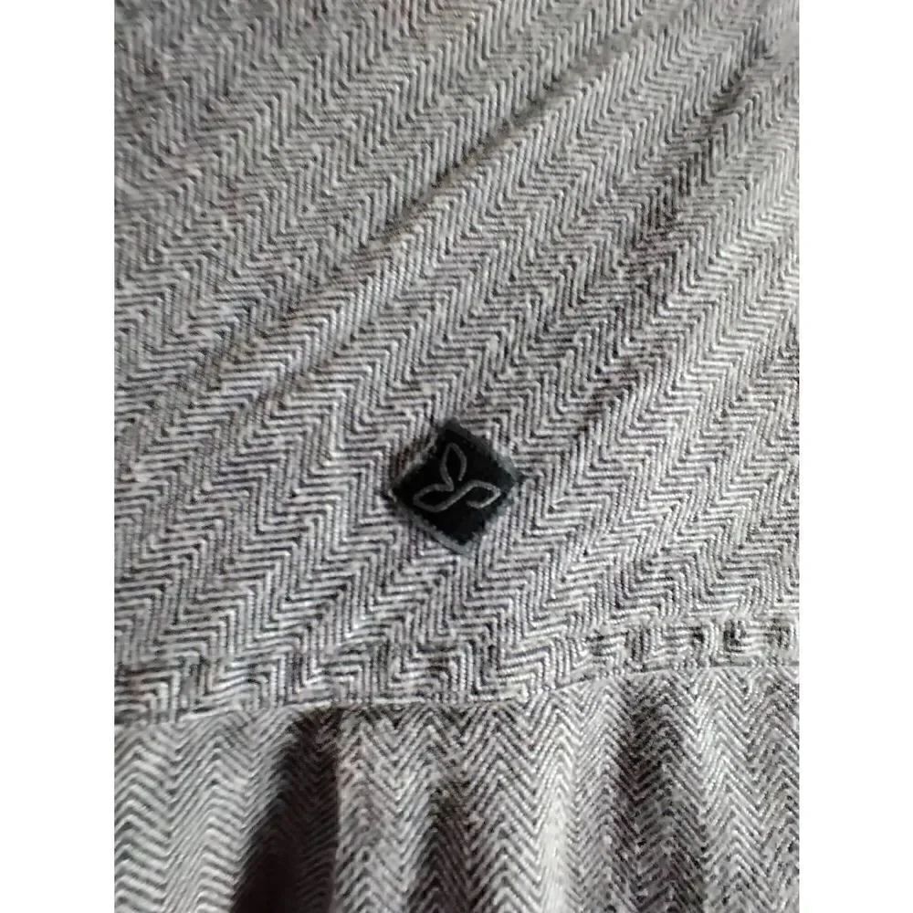 PrAna XL Men's Button Down Collared Shirt Gray - Picture 5 of 7